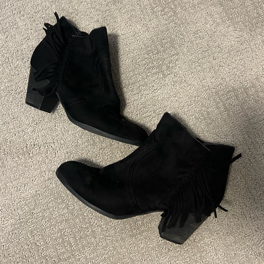 black tassel cowgirl boots
